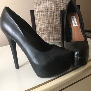 Steve Madden high hill platforms